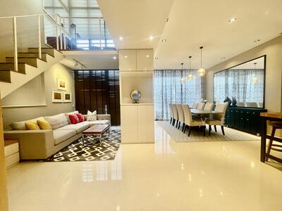 For Sale - The Crest