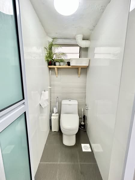 63 Kallang Bahru HDB Flat For Sale at S$ 410,000 | PropertyGuru Singapore - Bathroom