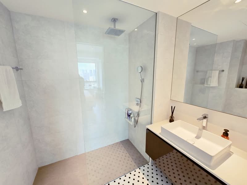 The Sail @ Marina Bay Condominium For Sale at S$ 2,700,000 | PropertyGuru Singapore - Bathroom