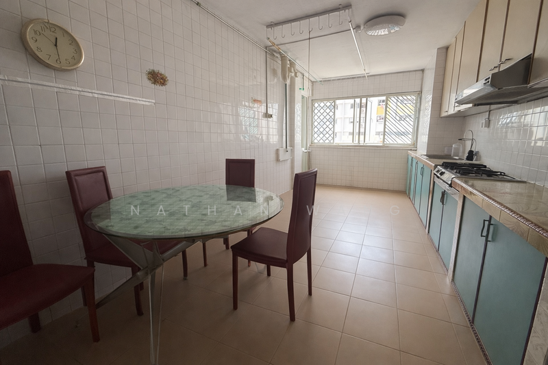 10 Eunos Crescent HDB Flat For Sale at S$ 608,000 | PropertyGuru Singapore - Kitchen