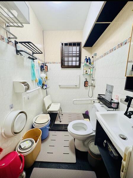 108B Mcnair Road HDB Flat For Sale at S$ 950,000 | PropertyGuru Singapore - Bathroom