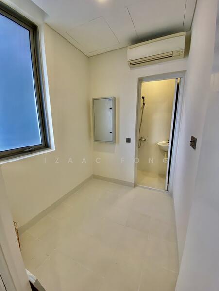 Hilltops Condominium For Sale at S$ 5,000,000 | PropertyGuru Singapore