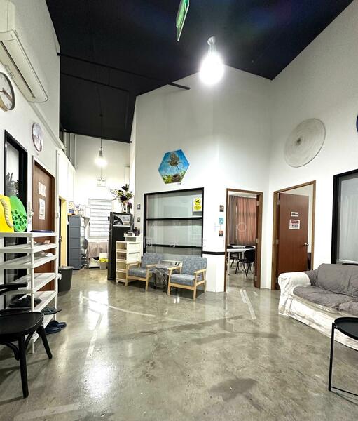 Mapex, 37 Jalan Pemimpin, 1,658 sqft, Light Industrial (B1) For Rent, by Cyan Ho (何永全), 500047802 - Entrance - CommercialGuru.com.sg