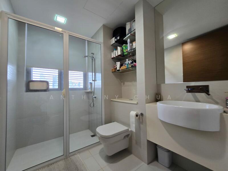 The Wharf Residence, 7 Tong Watt Road, 2 Bedrooms, 1,065 sqft, Condominium For Rent, by Anthony Chua, 500047824 - Bathroom - PropertyGuru.com.sg
