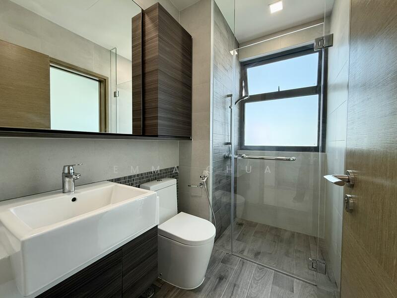 The Terrace Condominium For Sale at S$ 1,990,000 | PropertyGuru Singapore - Common Bathroom (Jack and Jill)