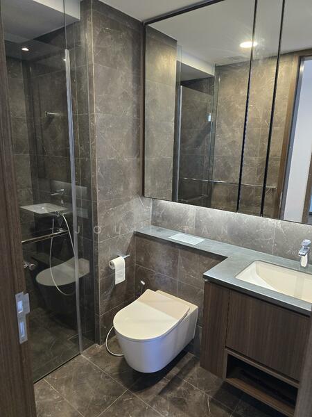 Kopar At Newton, 4 Makeway Avenue, 2 Bedrooms, 689 sqft, Condominium For Rent, by Jouie Tan, 500047846 - Bathroom - PropertyGuru.com.sg