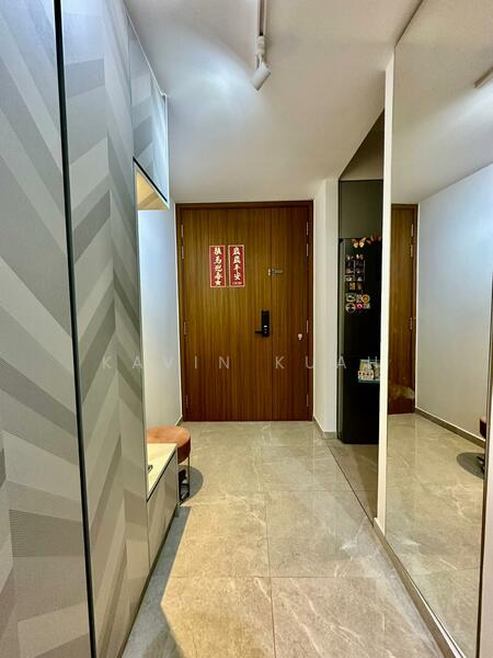 Stirling Residences Condominium For Sale at S$ 1,550,000 | PropertyGuru Singapore - Entrance