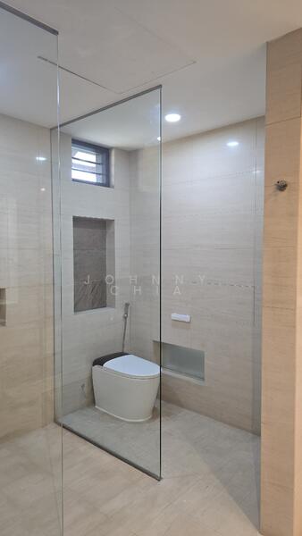 GCB for Rent • Holland Area • 25,738 sqft Mega Land, Brizay Park  Holland Area Bukit Timah Wilby Road Old Holland Road, 9 Bedrooms, 11,840 sqft, Good Class Bungalow For Rent, by Johnny Chia, 500047902 - Bathroom - PropertyGuru.com.sg