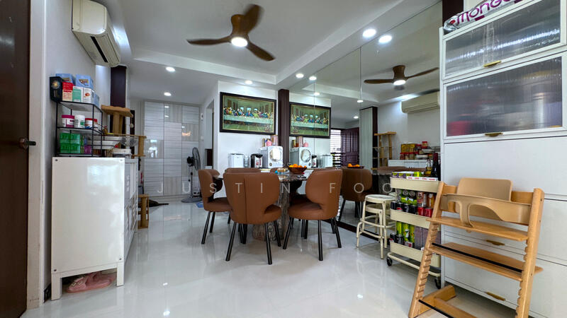 115 Edgefield Plains HDB Flat For Sale at S$ 868,888 | PropertyGuru Singapore - Dining Room