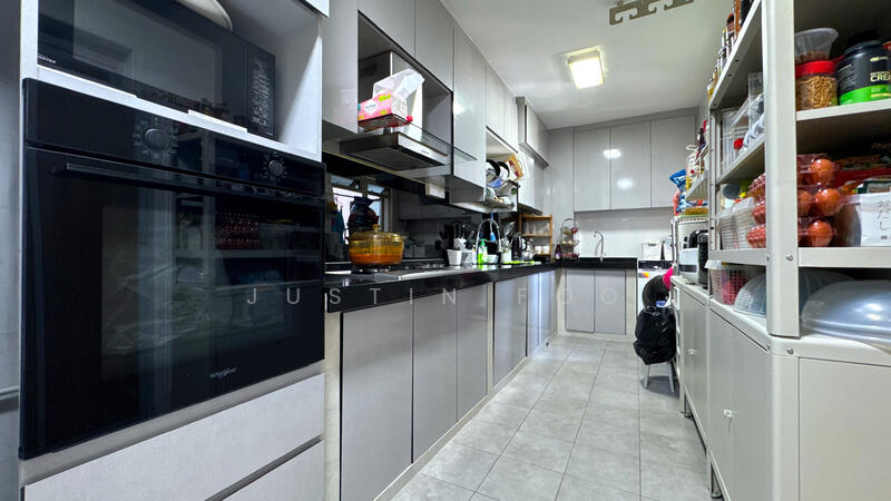 115 Edgefield Plains HDB Flat For Sale at S$ 868,888 | PropertyGuru Singapore - Kitchen
