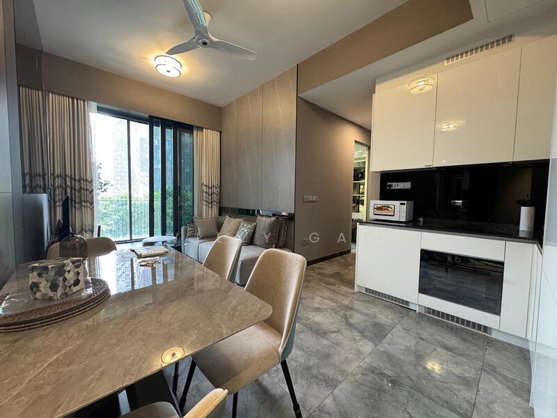 Midtown Bay, 122 Beach Road, 2 Bedrooms, 775 sqft, Condominium For Rent, by Willy Gao, 500047933 - Living Room - PropertyGuru.com.sg