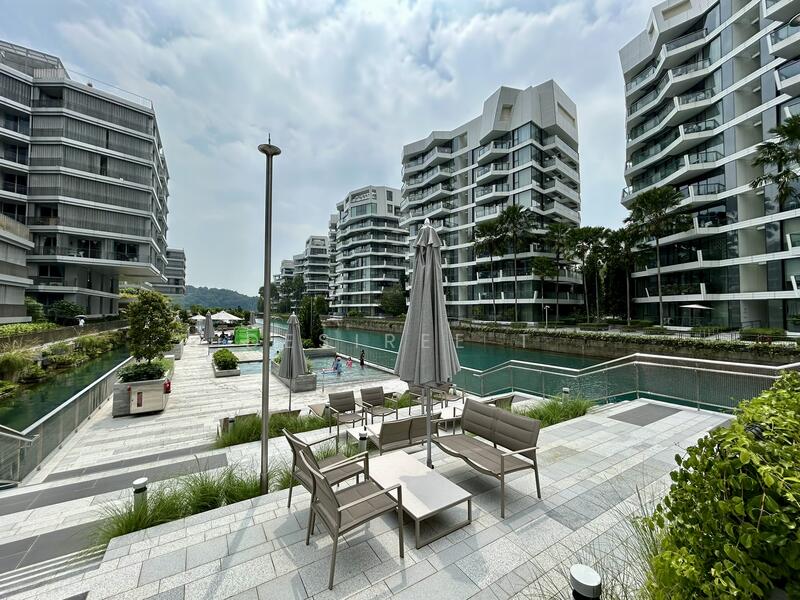 The Reef at King's Dock Condominium For Sale at S$ 1,800,000 | PropertyGuru Singapore - Pool at Floating Deck