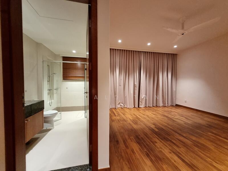 53 Cluny Park, , 5 Bedrooms, 7,736 sqft, Good Class Bungalow For Rent, by Gerald Tan, 500047974 - Bathroom - PropertyGuru.com.sg