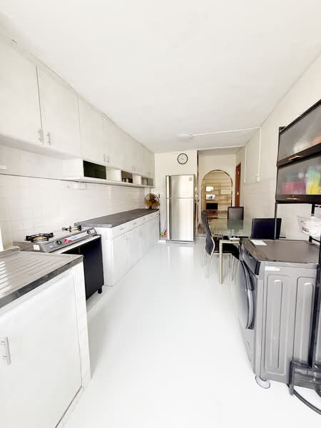 708 Clementi West Street 2, 708 Clementi West Street 2, 3 Bedrooms, 980 sqft, HDB Flat For Sale, by Eileen Yap, 500047995 - Kitchen - PropertyGuru.com.sg