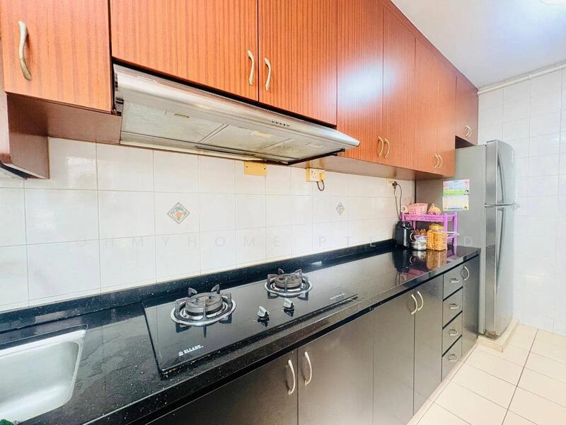 119B Kim Tian Road HDB Flat For Sale at S$ 890,000 | PropertyGuru Singapore - Kitchen
