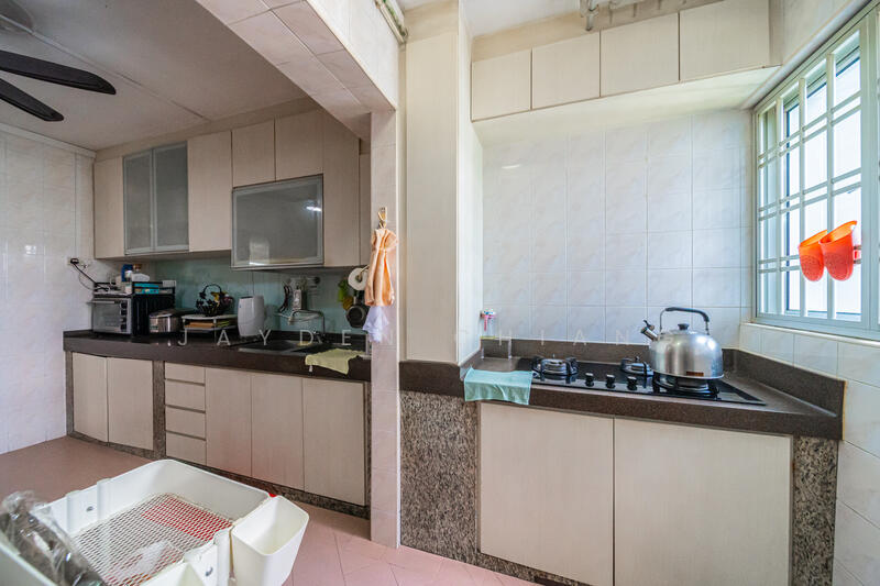 130 Rivervale Street HDB Flat For Sale at S$ 600,000 | PropertyGuru Singapore - Kitchen