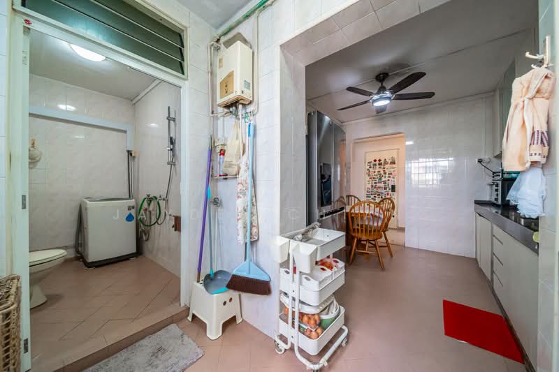 130 Rivervale Street HDB Flat For Sale at S$ 600,000 | PropertyGuru Singapore - Bathroom