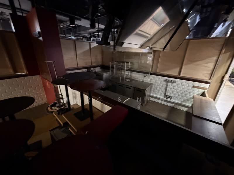 Corner Kiosk w Exhaust | Next to Food-Court & Don Don Donki | High Traffic & Visibility, Clarke Quay, City Hall, Raffles Place, 322 sqft, Food & Beverage For Rent, by Marc Singh, 500048092 - Interior - CommercialGuru.com.sg