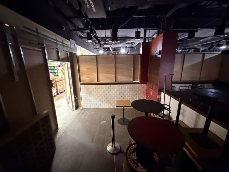 Corner Kiosk w Exhaust | Next to Food-Court & Don Don Donki | High Traffic & Visibility, Clarke Quay, City Hall, Raffles Place, 322 sqft, Food & Beverage For Rent, by Marc Singh, 500048092 - Interior - CommercialGuru.com.sg