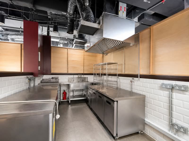 Corner Kiosk w Exhaust | Next to Food-Court & Don Don Donki | High Traffic & Visibility, Clarke Quay, City Hall, Raffles Place, 322 sqft, Food & Beverage For Rent, by Marc Singh, 500048092 - Kitchen - CommercialGuru.com.sg