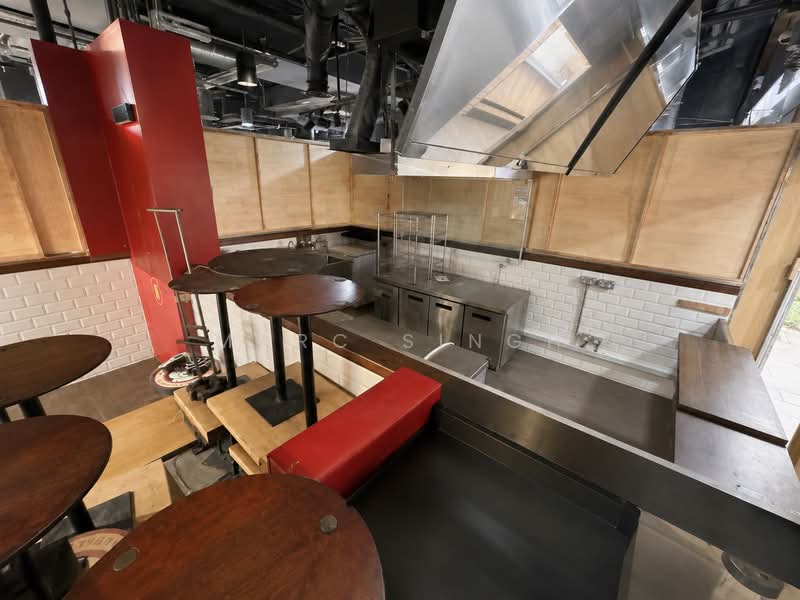 Corner Kiosk w Exhaust | Next to Food-Court & Don Don Donki | High Traffic & Visibility, Clarke Quay, City Hall, Raffles Place, 322 sqft, Food & Beverage For Rent, by Marc Singh, 500048092 - Kitchen - CommercialGuru.com.sg