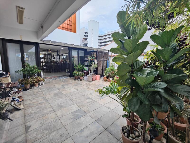 Bedok Court, 295 Bedok South Avenue 3, 3 Bedrooms, 2,411 sqft, Condominium For Rent, by Evelyn Bay, 500048126 - Garden - PropertyGuru.com.sg