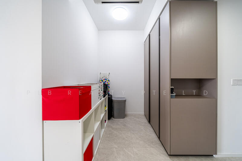 Piccadilly Grand Condominium For Sale at S$ 1,850,000 | PropertyGuru Singapore - Interior