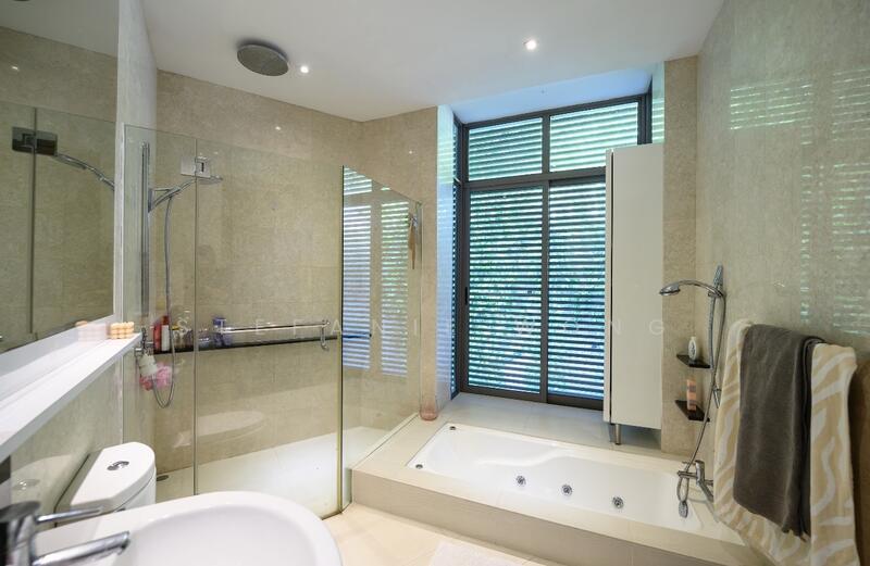 The Chancery Residence Cluster House For Sale at S$ 4,150,000 | PropertyGuru Singapore - Bathroom