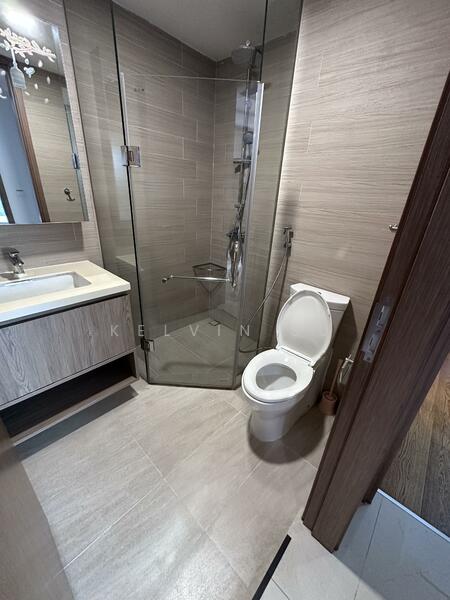 Kingsford Waterbay Condominium For Sale at S$ 1,050,000 | PropertyGuru Singapore - Bathroom