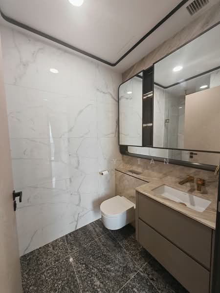 Perfect Ten, 323 Bukit Timah Road, 3 Bedrooms, 1,281 sqft, Condominium For Rent, by Jeremy Tan, 500048202 - Bathroom - PropertyGuru.com.sg