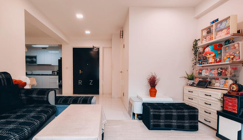 233C Sumang Lane HDB Flat For Sale at S$ 630,000 | PropertyGuru Singapore - Living Room