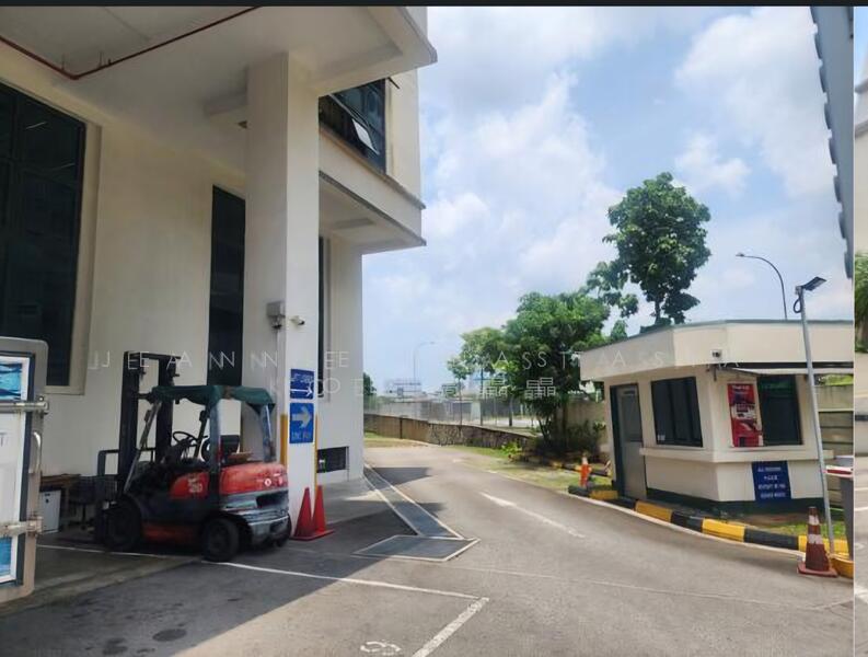 CSI Distribution Centre, 2 Kim Chuan Drive, 1,819 sqft, Factory / Workshop (B2) For Rent, by Jeannie Anastasia Koe 高晶晶, 500048261 - Car Park - CommercialGuru.com.sg