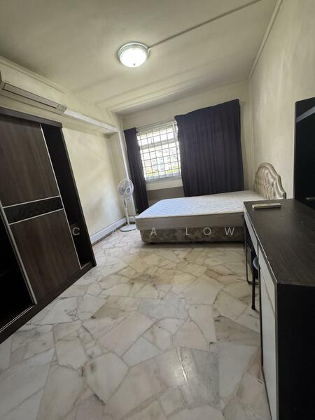 352 Woodlands Avenue 1 HDB Flat For Sale at S$ 720,000 | PropertyGuru Singapore - Bedroom