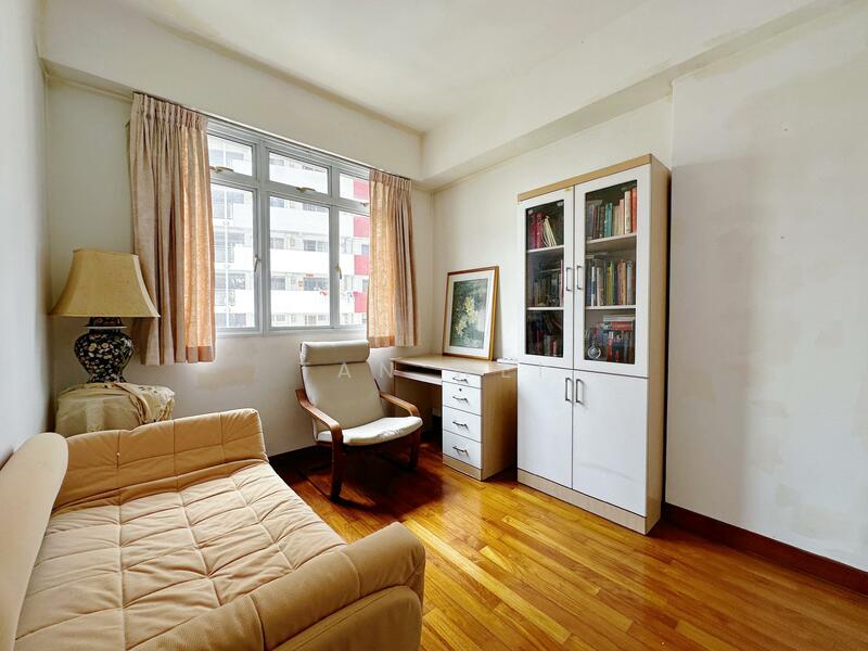 Alessandrea Apartment For Sale at S$ 2,200,000 | PropertyGuru Singapore - Bedroom