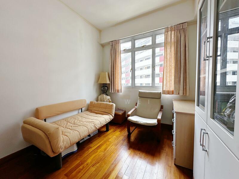 Alessandrea Apartment For Sale at S$ 2,200,000 | PropertyGuru Singapore - Bedroom