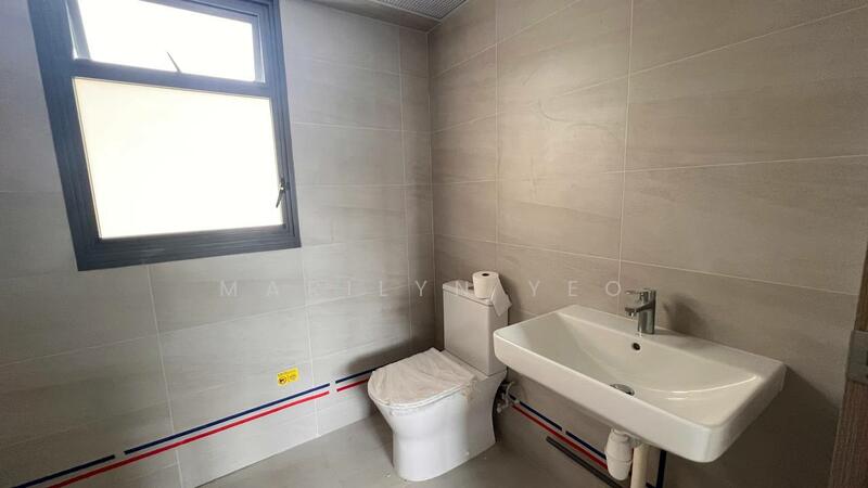 Master Bedroom Toilet