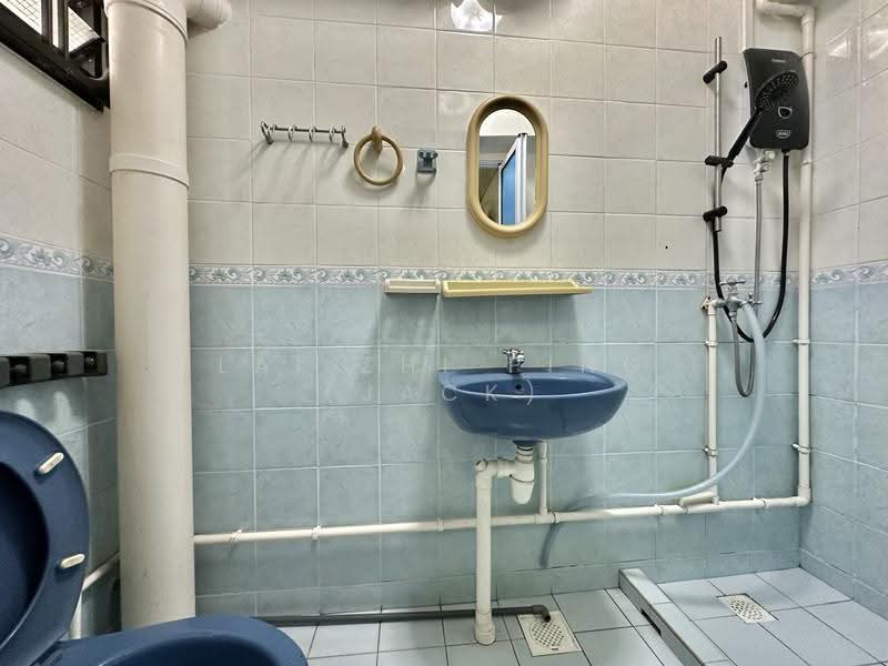 589B Montreal Drive, 589B Montreal Drive, Sembawang / Yishun, 2 Bedrooms, 810 sqft, HDB Flat For Rent, by Lai Zhi Ping (Jack), 500048288 - Bathroom - PropertyGuru.com.sg