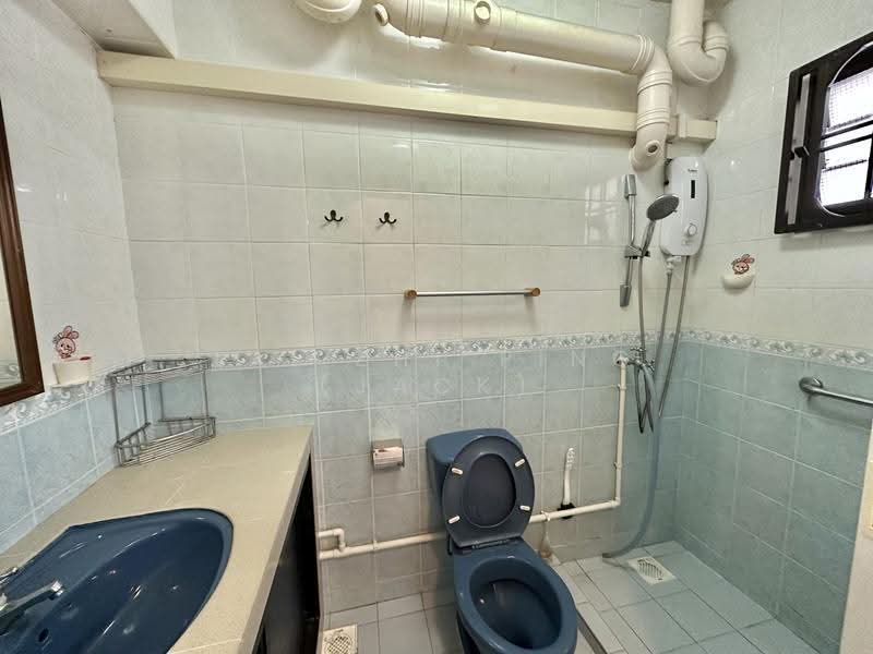 589B Montreal Drive, 589B Montreal Drive, Sembawang / Yishun, 2 Bedrooms, 810 sqft, HDB Flat For Rent, by Lai Zhi Ping (Jack), 500048288 - Bathroom - PropertyGuru.com.sg