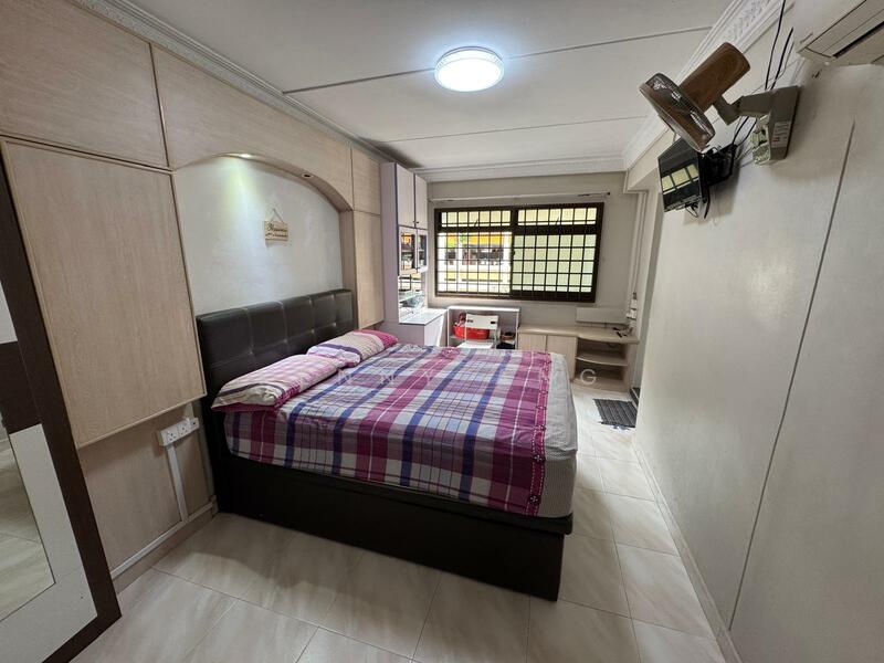 166 Hougang Avenue 1 HDB Flat For Sale at S$ 675,000 | PropertyGuru Singapore - Bedroom