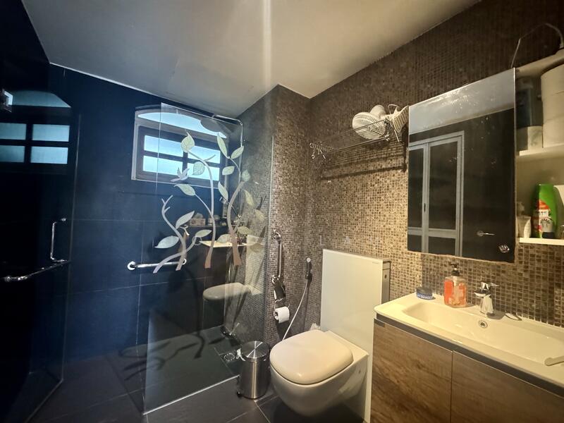 Unbelievable Price $14xxpsf,hurry! F'Hold Corner Detachable Semi Detach, wide front,pool, parkview, Upper Bukit Timah, Hillview, Jalan Jurong Kechil, Toh Tuck, Chestnut, Clementi Park / Upper Bukit Timah, 5 Bedrooms, 4,000 sqft, Semi-Detached House For Sale, by Joyce Lau, 500048349 - PropertyGuru.com.sg