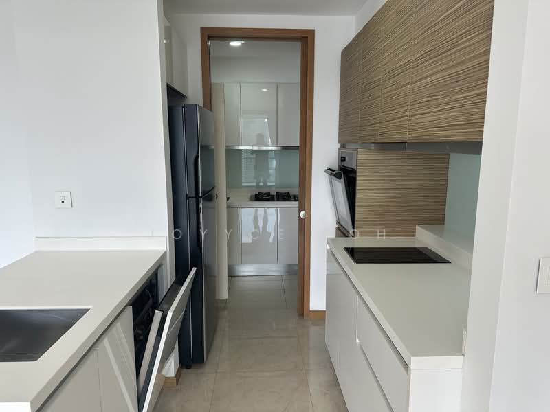 Concourse Skyline, 300 Beach Road, 4 Bedrooms, 2,120 sqft, Condominium For Rent, by Joyyce Goh, 500048372 - Kitchen - PropertyGuru.com.sg