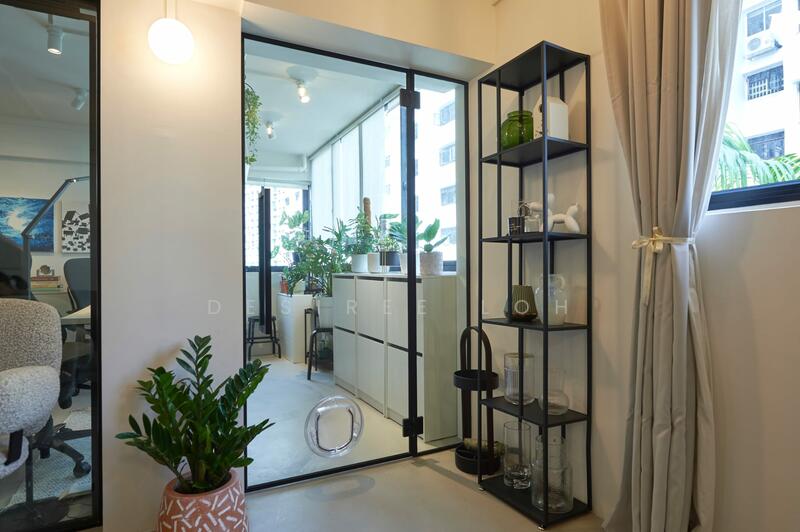 Room with pet friendly door