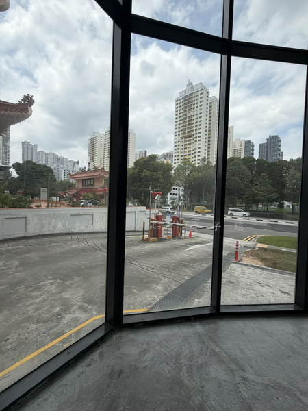 BS Centre, 243 Alexandra Road, 2,134 sqft, Light Industrial (B1) For Rent, by Ann Ng 黄子玹, 500048470 - Exterior - CommercialGuru.com.sg