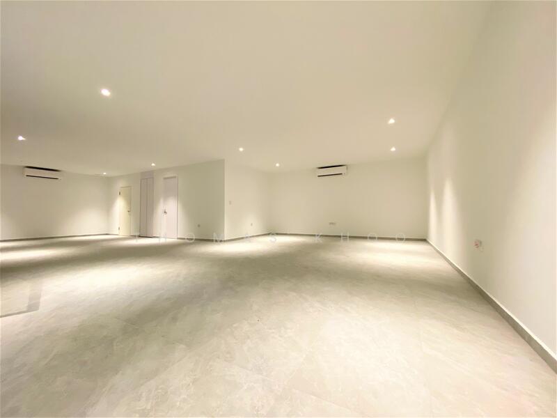 Freehold Detached | 5 Beds + 7 Baths | 3.5 Storey + Basement | Charlton Estate Detached House For Sale at S$ 9,000,000 | PropertyGuru Singapore - Interior