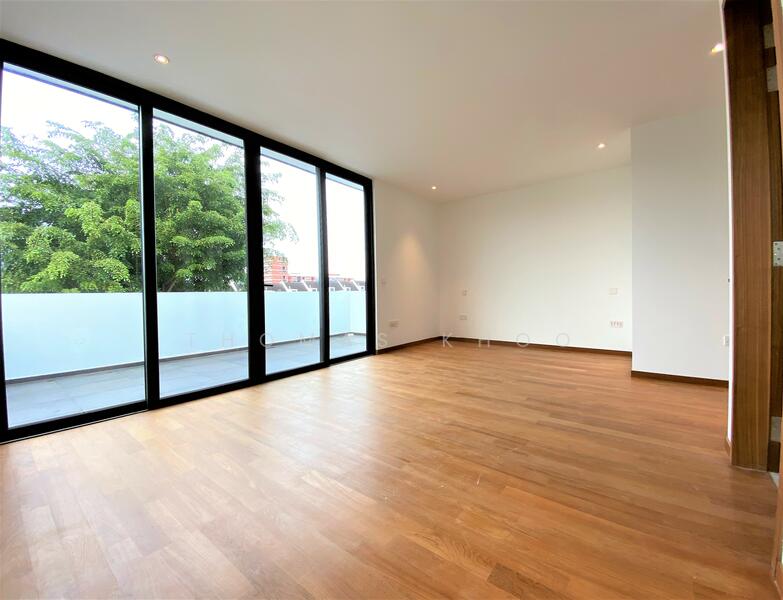 Freehold Detached | 5 Beds + 7 Baths | 3.5 Storey + Basement | Charlton Estate Detached House For Sale at S$ 9,000,000 | PropertyGuru Singapore - Interior