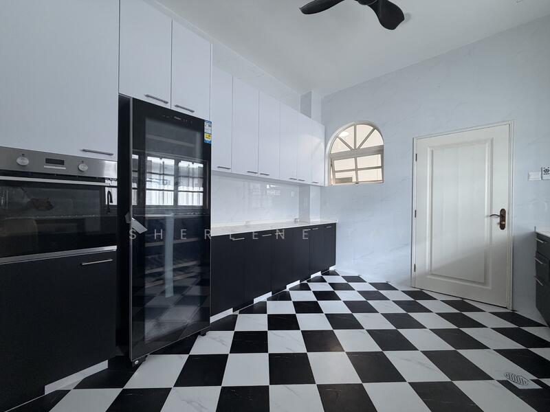 Old Holland Road GCB, , 7 Bedrooms, 12,000 sqft, Good Class Bungalow For Rent, by Sherlene Tay, 500048529 - PropertyGuru.com.sg