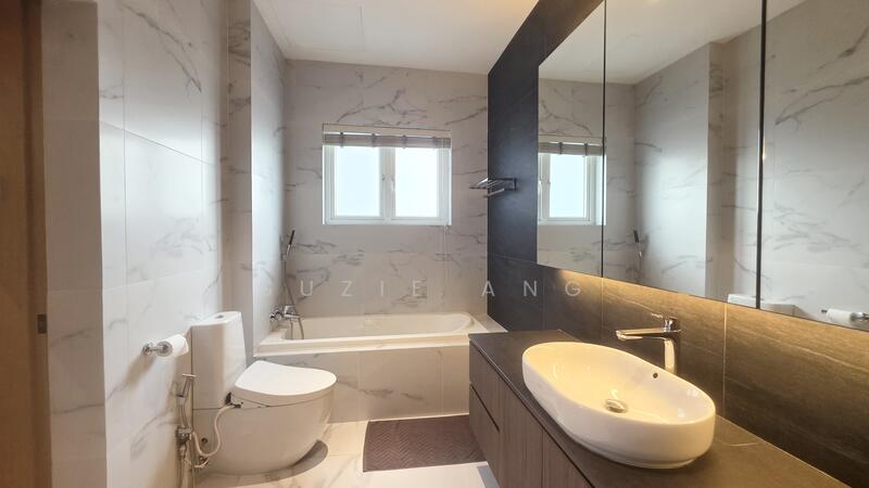 Beautiful 2.5-sty Detached House at Ponggol Park Detached House For Sale at S$ 7,200,000 | PropertyGuru Singapore - Bathroom