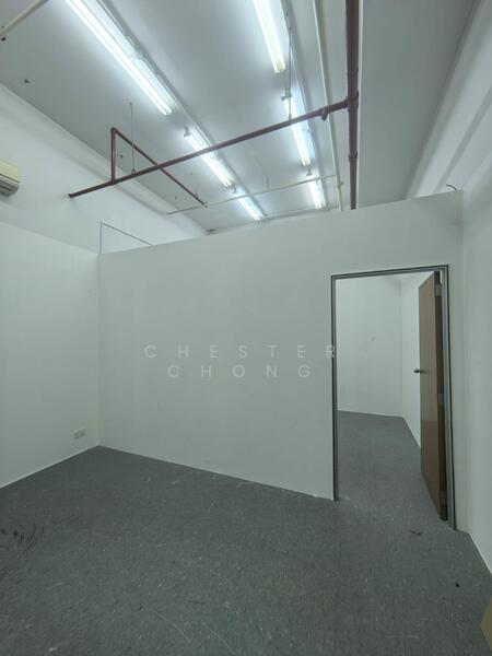 Unity Centre, 51 Bukit Batok Crescent, 1,561 sqft, Light Industrial (B1) For Sale, by Chester Chong, 500048554 - CommercialGuru.com.sg