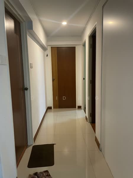 642B Punggol Drive HDB Flat For Sale at S$ 680,000 | PropertyGuru Singapore - Hallway