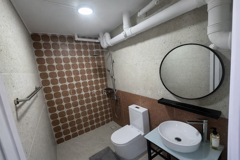 279 Toh Guan Road, 279 Toh Guan Road, Room Rental, 200 sqft, HDB Flat For Rent, by Larry Mah, 500048569 - Bathroom - PropertyGuru.com.sg